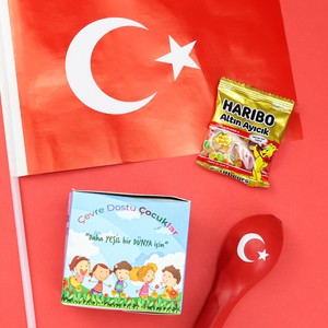 Türk Bayrağı & Mini Haribo Altın Ayıcık & Türk Bayraklı Balon & Çocuk Dikim Kiti 23 Nisan Hediye Seti #2